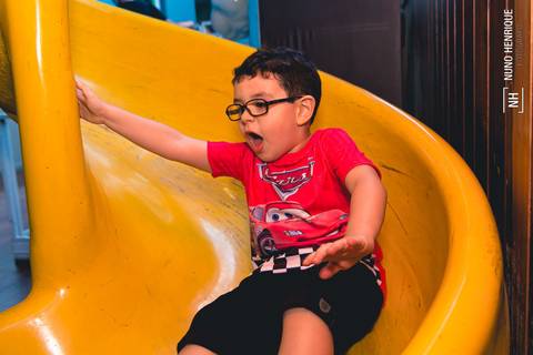 Fotos da festa de aniversário de 4 anos do Pietro Bizon no Buffet Planeta Kids, unidade Morumbi.'