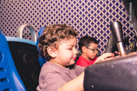 Fotos da festa de aniversário de 4 anos do Pietro Bizon no Buffet Planeta Kids, unidade Morumbi.'