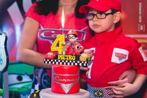 Fotos da festa de aniversário de 4 anos do Pietro Bizon no Buffet Planeta Kids, unidade Morumbi.'