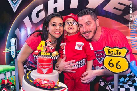 Fotos da festa de aniversário de 4 anos do Pietro Bizon no Buffet Planeta Kids, unidade Morumbi.'