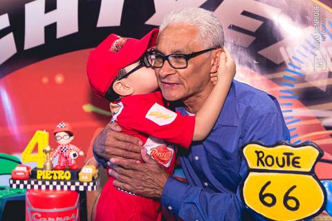 Fotos da festa de aniversário de 4 anos do Pietro Bizon no Buffet Planeta Kids, unidade Morumbi.'