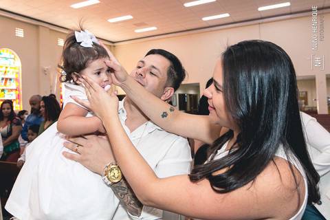 Fotografia do batizado da Maria Fernanda Silva Leite de Ponte na Paróquia Sagrado Coração de Jesus, zona sul de São Paulo.'