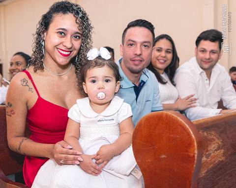 Fotografia do batizado da Maria Fernanda Silva Leite de Ponte na Paróquia Sagrado Coração de Jesus, zona sul de São Paulo.'