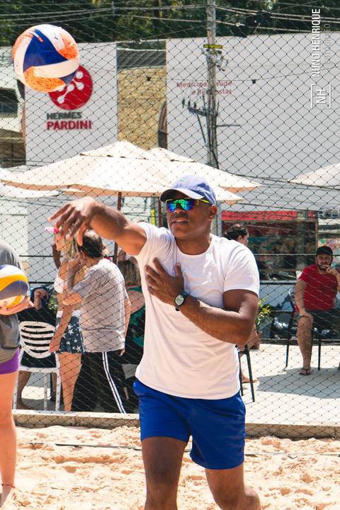 Fotos do aulão de Vôlei de Praia com o professor Cleber Cristiano no Beach Plaay.'