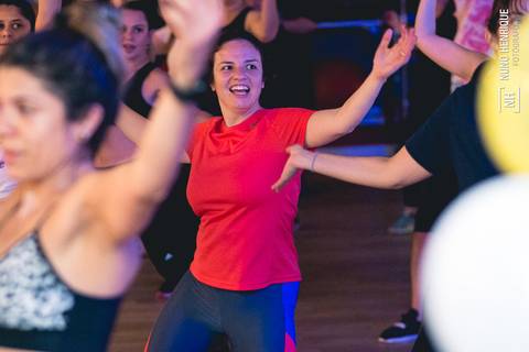 Foto evento de dança Dance Mix da Academia Inova São Caetano, com Zumba e FitDance.'
