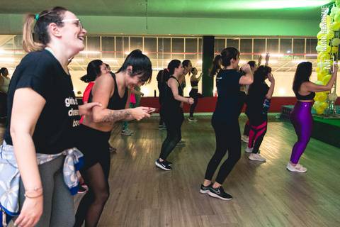 Foto evento de dança Dance Mix da Academia Inova São Caetano, com Zumba e FitDance.'