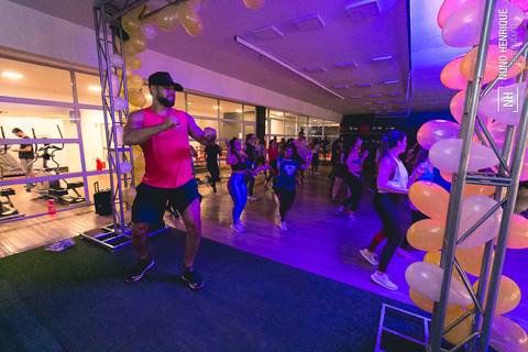 Foto evento de dança Dance Mix da Academia Inova São Caetano, com Zumba e FitDance.'