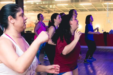 Foto evento de dança Dance Mix da Academia Inova São Caetano, com Zumba e FitDance.'