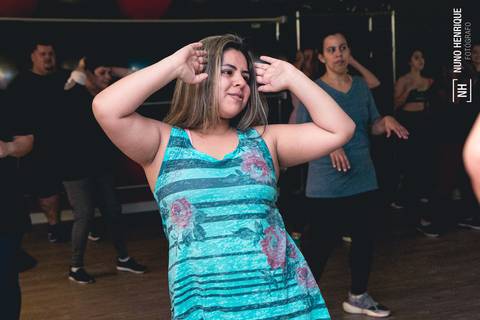 Foto evento de dança Dance Mix da Academia Inova São Caetano, com Zumba e FitDance.'