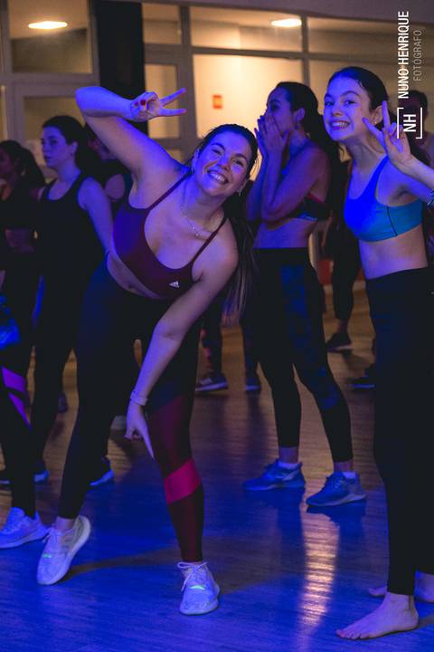 Foto evento de dança Dance Mix da Academia Inova São Caetano, com Zumba e FitDance.'