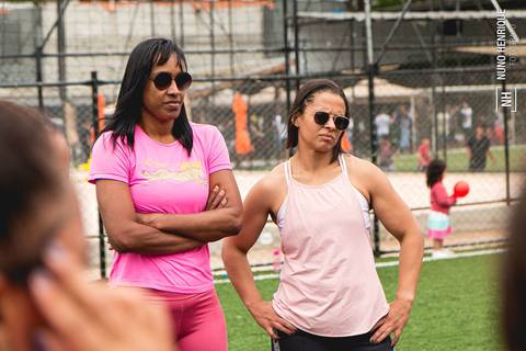 Fotos do aulão especial de Outubro Rosa do Cross Millennium na Arena Ideia & Luz Esportes.'