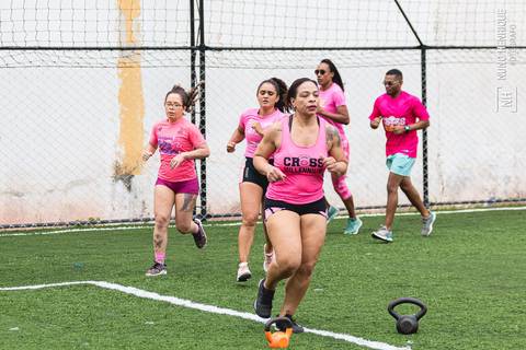 Fotos do aulão especial de Outubro Rosa do Cross Millennium na Arena Ideia & Luz Esportes.'