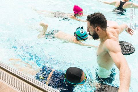 Aula de natação especial de dia das crianças na Academia Inova São Caetano.'