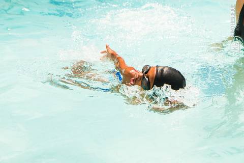 Aula de natação especial de dia das crianças na Academia Inova São Caetano.'
