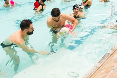 Aula de natação especial de dia das crianças na Academia Inova São Caetano.'