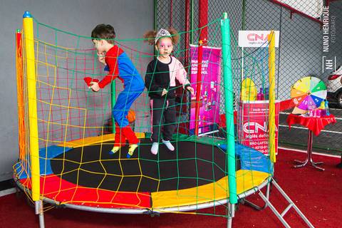 Aula de natação especial de dia das crianças na Academia Inova São Caetano.'