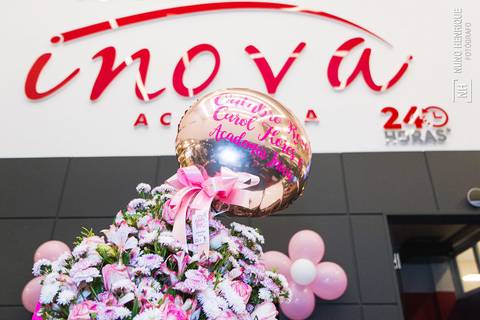 Aula de Fit Dance especial Outubro Rosa na Academia Inova em São Caetano.'