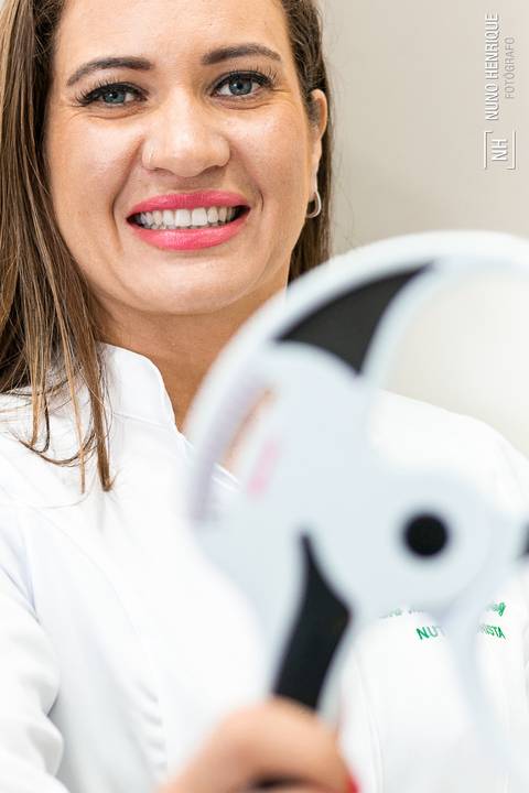 Retrato corporativo da nutricionista Mariana Dechering na Umma, em São Caetano.'