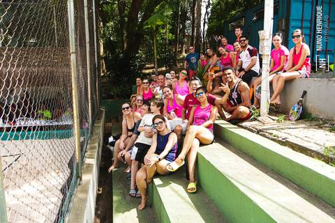 Fotos do Torneio Outubro Rosa de beach tennis na Arena Club Racket.'