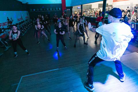 Fotos do evento de halloween Fit Dance na Academia Inova.'