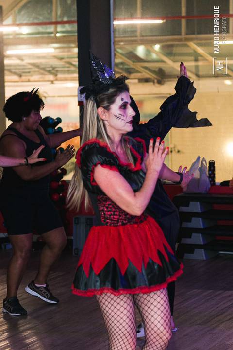Fotos do evento de halloween Fit Dance na Academia Inova.'