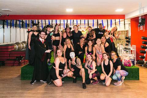Fotos do evento de halloween Fit Dance na Academia Inova.'