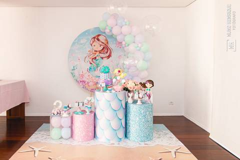 Fotos da festa de aniversário de 2 anos da Laura com o tema de sereia, em São Paulo.'