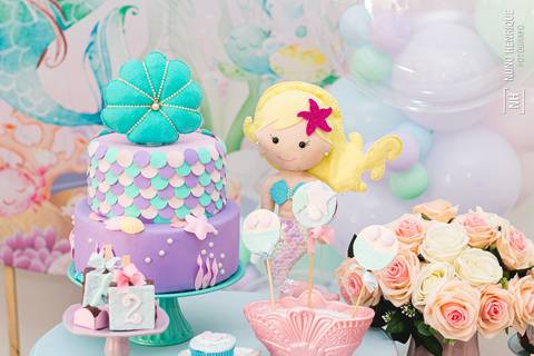 Fotos da festa de aniversário de 2 anos da Laura com o tema de sereia, em São Paulo.'