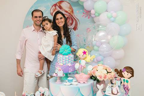 Fotos da festa de aniversário de 2 anos da Laura com o tema de sereia, em São Paulo.'
