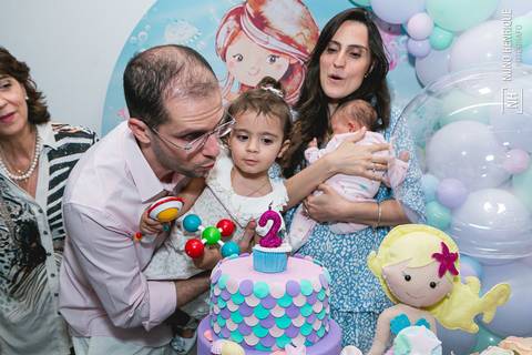 Fotos da festa de aniversário de 2 anos da Laura com o tema de sereia, em São Paulo.'