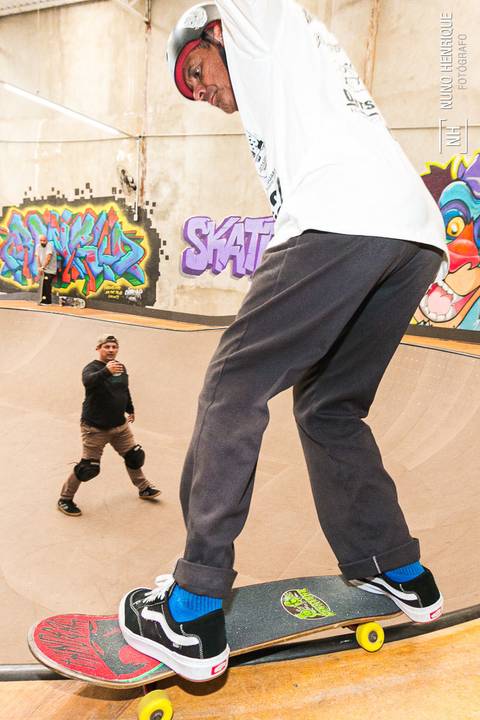 Foto de skatista do grupo Skate or Die Oldschool no Hakuna Skate School SP'