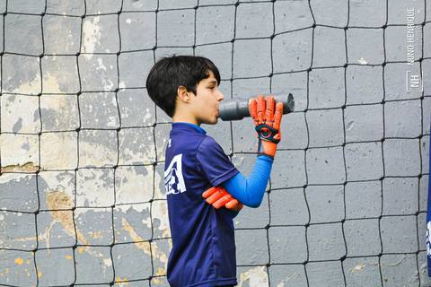 Foto de treinamento de goleiro de futebol na Academia do Goleiro na BR Arena Laguna'