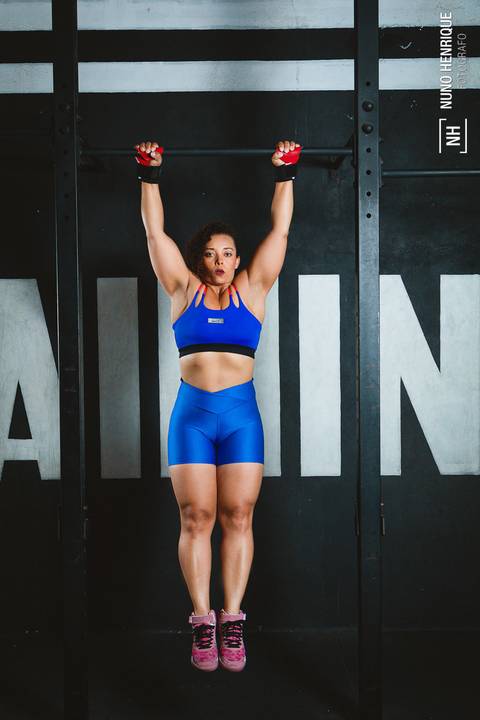 Foto ensaio fitness crossfit da Elisabeth Nery no Cross Training Evolution em Osasco.'