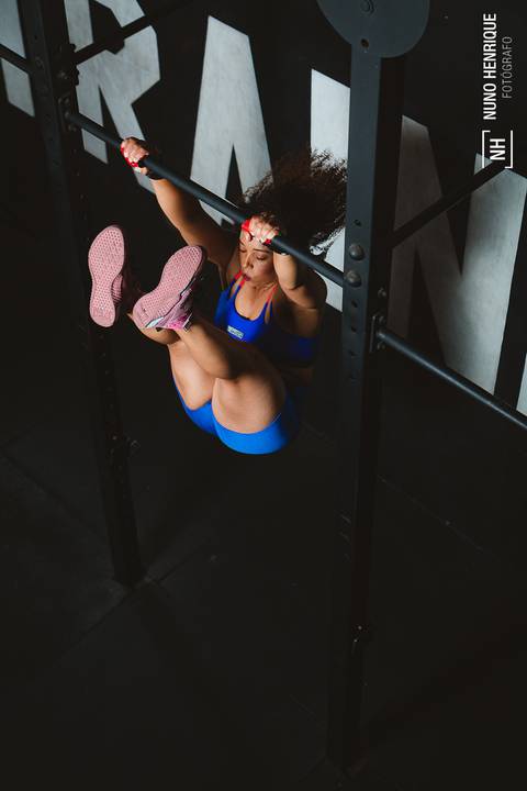 Foto ensaio fitness crossfit da Elisabeth Nery no Cross Training Evolution em Osasco.'