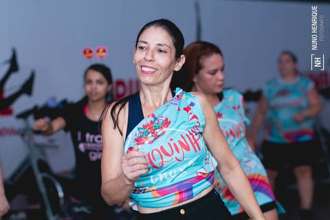 Foto de aula de Fit Dance especial Ressaca de Carnaval na Academia Inova unidade Shopping Atrium, em Santo André'