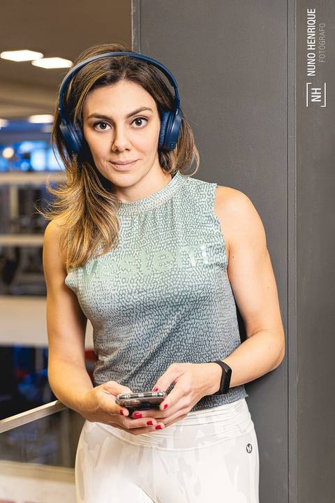 Foto de ensaio fitness com a nutricionista Dani Caparros na Academia Inova Jardim, em Santo André.'