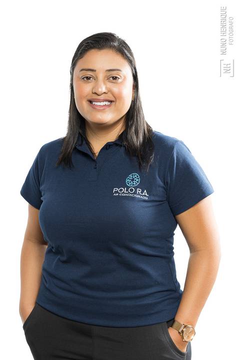 Retrato de Renata Dantas, Gestora Administrativa e Financeira da Polo RA Ar Condicionados.'