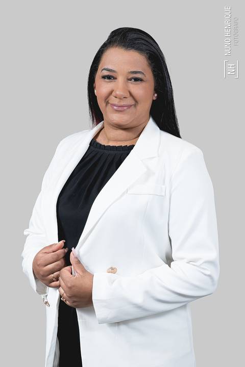 Retrato de Camila Ferres, advogada associada da Law SA.'