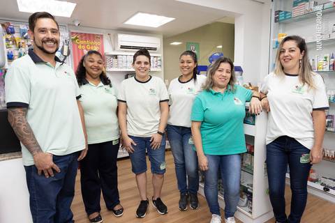 Foto da equipe de colaboradores da Clínica Veterinária CallVet.'