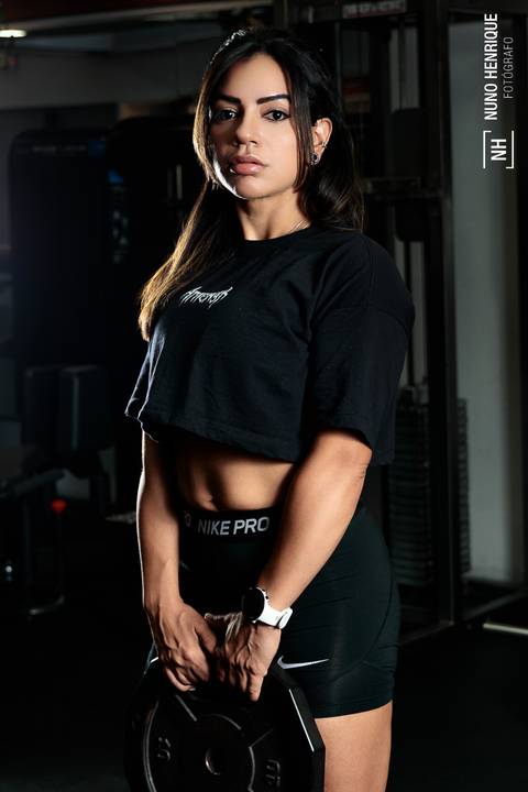 Ensaio fitness com a personal trainer Monique Cajueiro.'