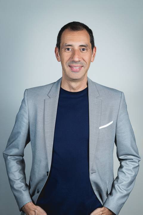 Retrato corporativo de Alan Terra, CEO da H2Web.'