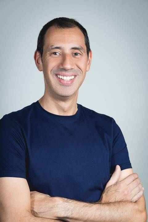 Retrato corporativo de Alan Terra, CEO da H2Web.'