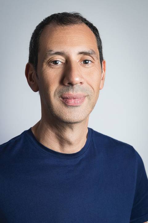 Retrato corporativo de Alan Terra, CEO da H2Web.'