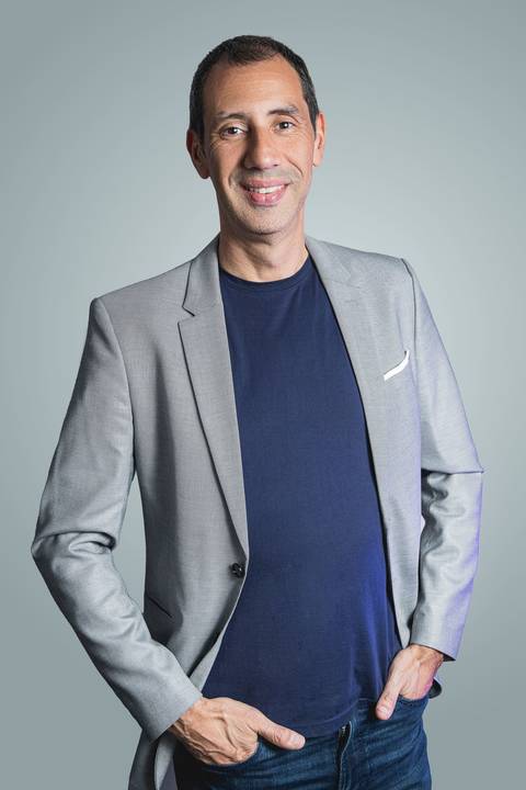 Retrato corporativo de Alan Terra, CEO da H2Web.'