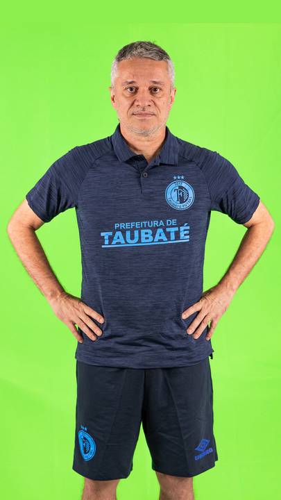 Retrato dos atletas do time de Taubaté durante o Media Day da LNF 2024'