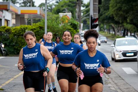 Fotografia de evento CrossFit registrando atletas durante o desafio Murph'