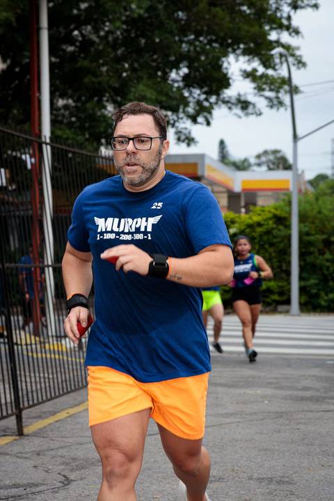 Fotografia de evento CrossFit registrando atletas durante o desafio Murph'
