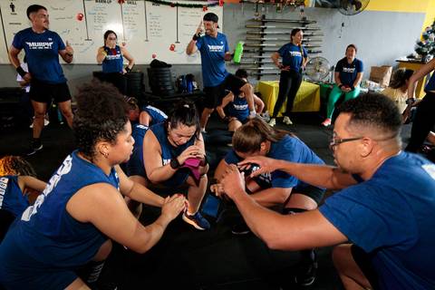 Fotografia de evento CrossFit registrando atletas durante o desafio Murph'