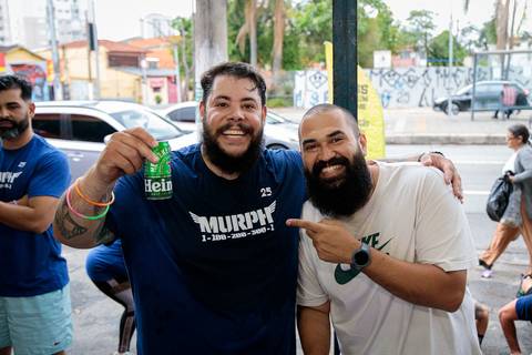 Fotografia de evento CrossFit registrando atletas durante o desafio Murph'