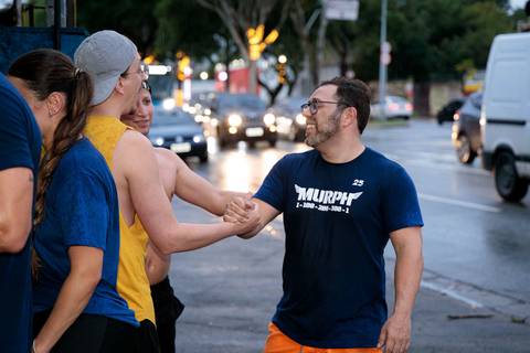 Fotografia de evento CrossFit registrando atletas durante o desafio Murph'